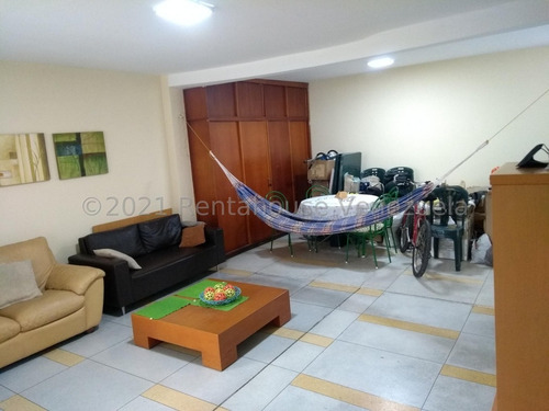 Imagen 9 de 19 de Casa En Venta En Santa Cecilia, Calle Cerrada.