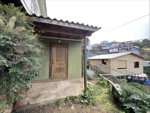 Casa En Venta De 3 Dorm. En Valparaíso