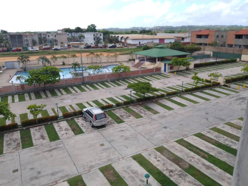 Venta Bello Apartamento Amoblado, Piso 3, Conjunto Resid. La Costanera, Higuerote