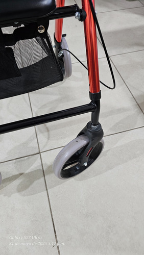 Andadera Con Ruedas Y Asiento (Usado)