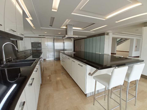Imagen 8 de 21 de Vendo Casa 1462m2 5h/6b/6pe El Cafetal 0678