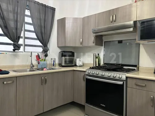 Casa En Venta En Fracc. Los Castaños Apodaca