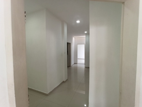 Imagen 4 de 30 de Casa En Venta En Urb. El Trigal Valencia Cod: Lemc-463