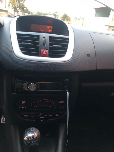 Imagem 8 de 10 de Peugeot 207 2010 1.6 16v Xs Flex 5p