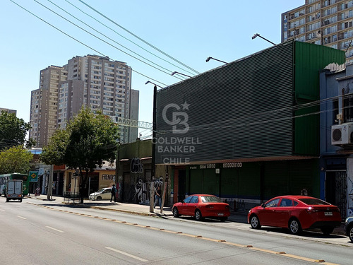 Galpón -  2.700m2 En Gran Avenida Cercano A Metro El Llano