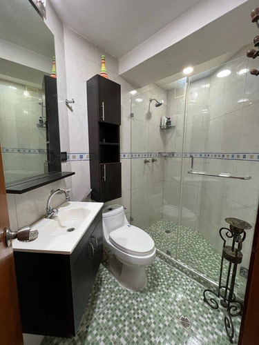 Imagen 13 de 15 de Re/max. Iris Hernandez. Vende Apartamento (100m2). La Trigaleña. Valencia. Codigo 147931 ( Solo Para Clientes )