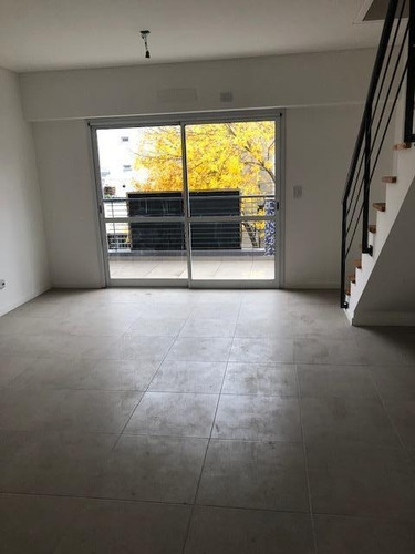 Imagen 15 de 24 de Departamento 3 Ambientes Con Balcón Y Cochera- Coghlan