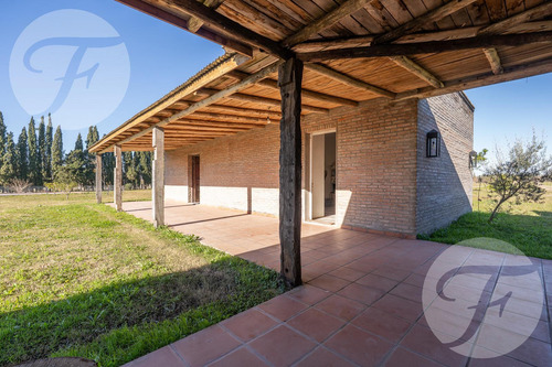 Venta De Chacra En San Pedro - Casa De 430 M2 - Gobernador Castro - Pecan Y Arboleda