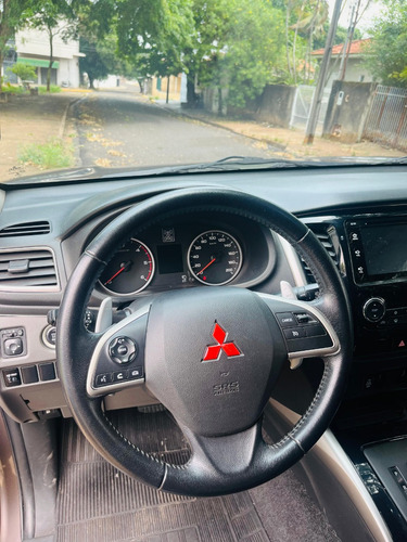 Mitsubishi L200 2.4 Triton Sport Hpe Top Cab. Dupla 4x4 Aut. 4p