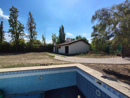 Se Vende Casa En Barrio La Colina,chacras De Coria