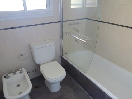 Imagen 19 de 30 de Casa-venta-pinamar-uade-calidad Edilicia-4 Dormitorios + Play-gas Natural-cloacas