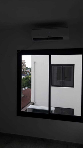 Imagen 3 de 6 de Departamento Con Cochera, Dos Ambientes. Excelente Ubicación
