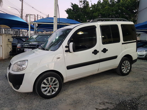 Imagem 1 de 10 de Fiat Doblo