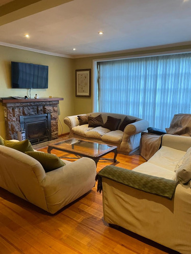 Arriendo Amplio Chalet Ubicado En Miraflores Bajo