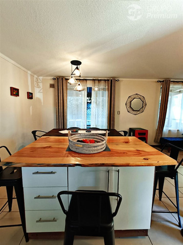 Casa En Venta De 4 Dorm. En Pucón