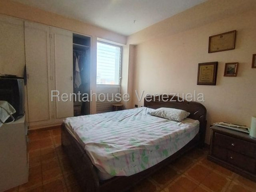 Valeria Chong Apartamento Venta Para Remodelar A Tu Gusto Barquisimeto Lara Zona Este El Parque Residencial Economico Codigo Inmobiliaria Rent-a-house 25-24629