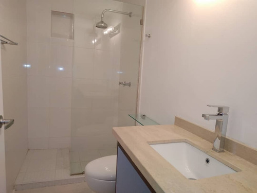 Imagen 9 de 14 de Hermoso Townhose En Venta En Barrio Sucre Andrews Rivero 04124959888