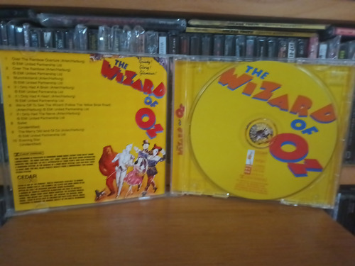 The Wizard Of Oz Cc Productions Perform Highlights From Film (Usado)