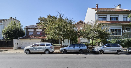 Casa De Estilo Con Doble Frente Jardin Y Garage En Belgrano R