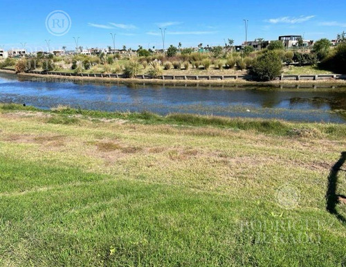 Terreno En Barrio Costas - Puertos