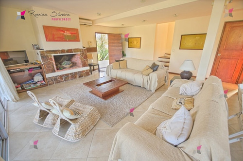 Casa En Venta La Barra- Ref: 8987