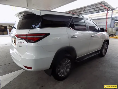 Toyota Fortuner Srv
