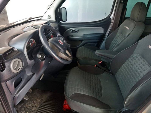 Imagem 12 de 13 de Fiat Doblò 1.8 Mpi Adventure 16v Flex 4p Manual