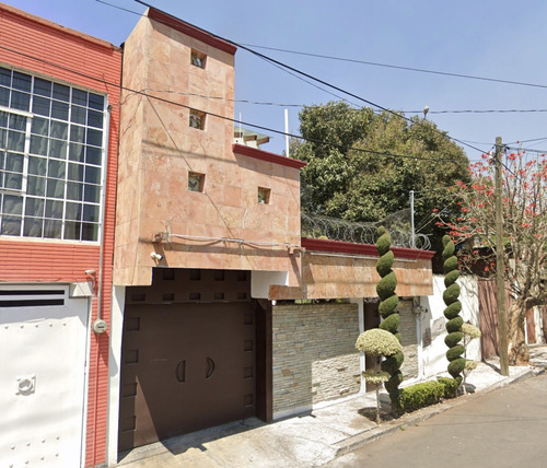 Casa Con Excelente Ubicación, Muy Cerca De Línea 8 Del Metro Y Metrobús Arf