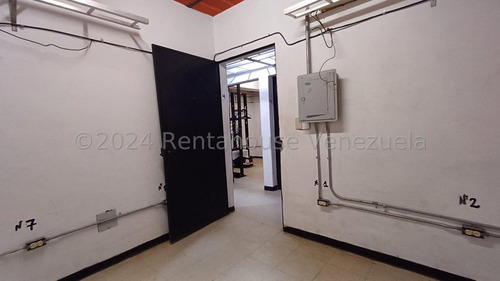 Exclusiva Empresa En El Area De Telecomunicaciones, Con Torre A 2006 Mts De Altura En Un Terreno De 870m2, En El Junquito, Urb Alto Irapa, Mls#24-20005