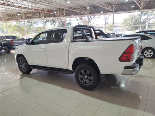 Toyota Hilux 2.7 VVT-I FLEX CD SR 4X2 AUTOMÁTICO