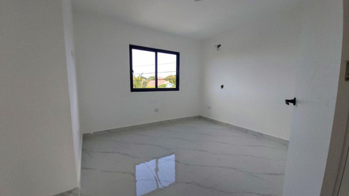 Villa En Venta Lista A Estrenar Ubicada En El Residencial Bávaro Punta Cana, 3 Habitaciones, 2niveles