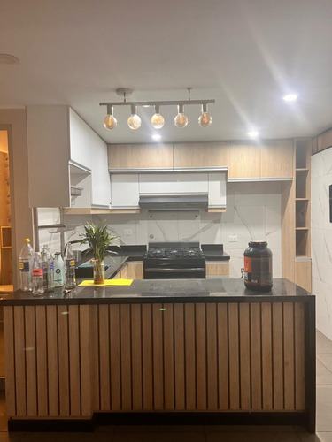 Duplex (2do Y 3er Piso) Con Ingreso Independiente Desde El 1er Piso, No Garaje Con Estacionamiento Exterior Para 1 Vehículo