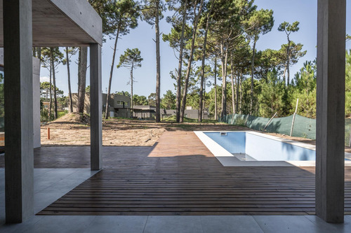 Casa En Venta 5 Ambientes Pinamar Alamos
