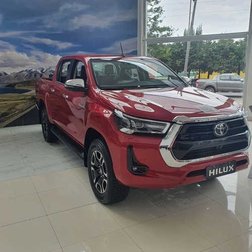 Imagen 8 de 15 de Toyota Hilux 2.8 Dc Srv 177cv 4x2 At
