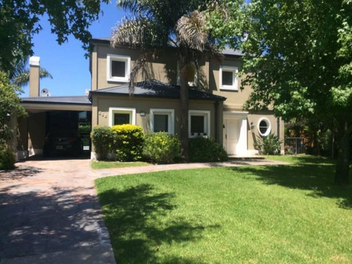 Pilar Del Este , Bº Los Jazmines Oportunidad Venta Casa 5 Ambientes. Impecable