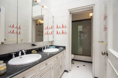 Casa En Venta En Cerros De Niza. Cod V6978