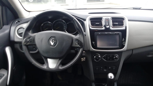 Imagen 8 de 15 de Renault Nuevo Logan Privilege 1.6 16v Con Gnc 2017