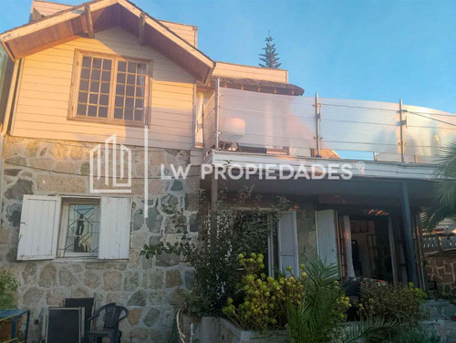 Casa En Venta De 5 Dorm. En Playa Internacional Algarrobo