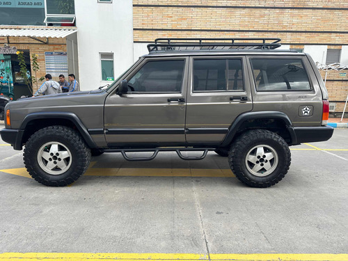 Jeep Cherokee 4.0 Laredo | TuCarro