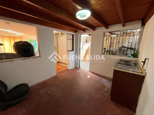 Casa En Venta De 2 Dorm. En Puente Alto