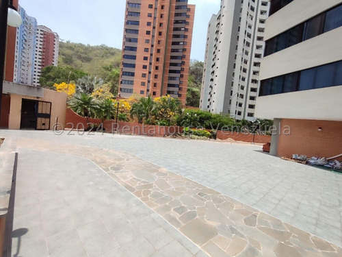 Apartamento En Venta Con Excelente Comodida Las Chimeneas 24-24487