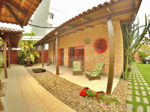 Imagem 7 de 15 de Excelente Sobrado 4 Quartos, Sendo 3 Suítes E 1 Suíte Master No Centro De Balneário Piçarras/sc (cód. 10000) - 35710000v