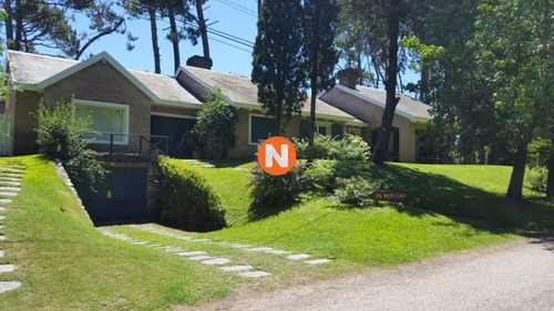 Casa En Venta Y Alquiler, Lugano, Punta Del Este, 4 Dormitorios.- Ref: 208401