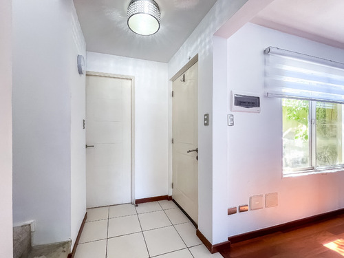 Arriendo Casa De 2 Pisos En Sector Residencial En G Mistral.