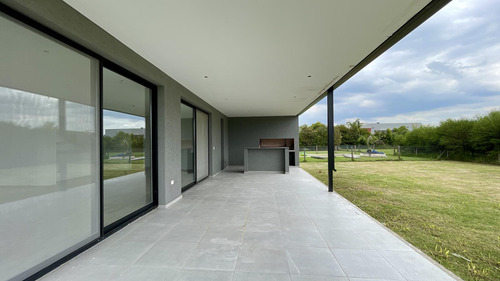 Casa En Venta En Puertos Del Lago Barrio Ceibos A Estrenar