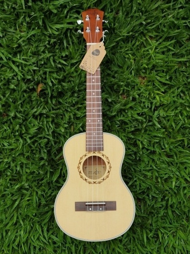 Ukelele Tenor Importado Electroacustico