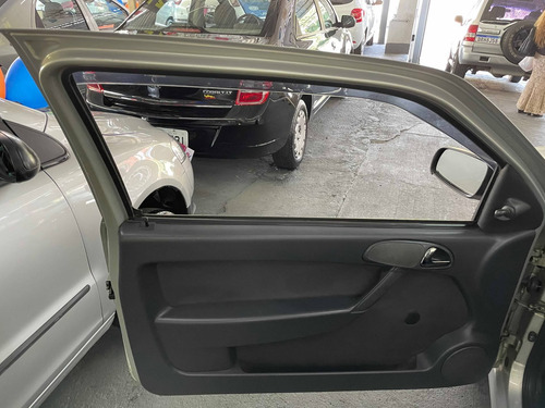 Imagem 10 de 11 de Volkswagen Gol 1.0 Mi Plus 16v Gasolina 2p Manual G.iii