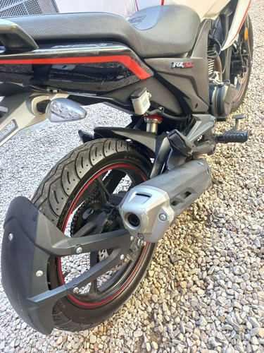 Imagen 12 de 17 de Zanella Rx 200cc Next Moto + 2 Cascos