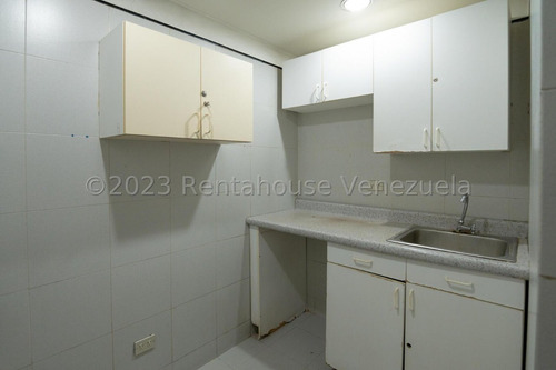 Oficina En Alquiler, Campo Alegre #23-29218