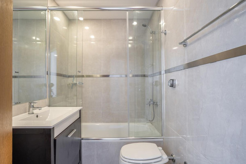 Imagen 19 de 30 de Hermoso Piso De 4 Amb. C/esp. Guardacoches Y Amenities A Mts De Pque. Centenario - Digno De Ver!